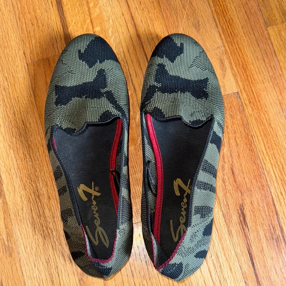 ❄️Seven7 women's Camouflage‎ Slip-On Shoes size 8